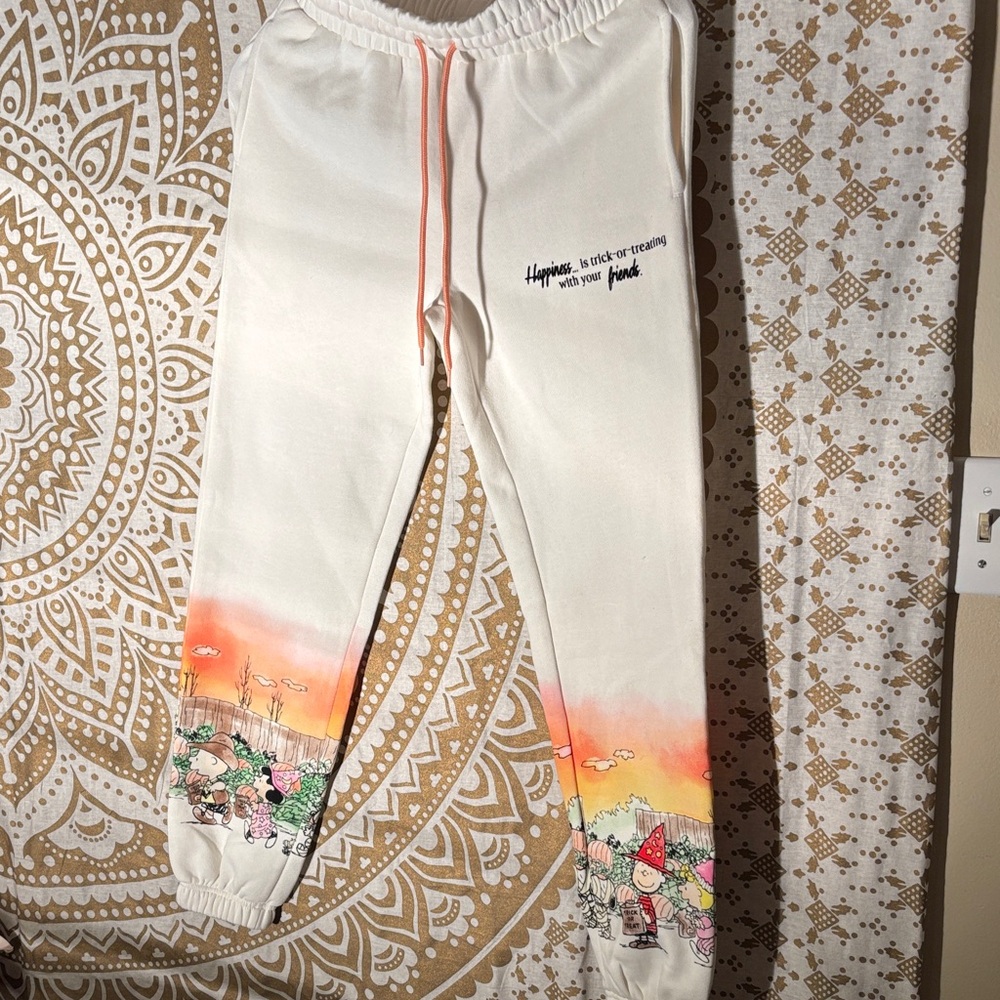 Peanuts Cream and Orange Graphic Joggers